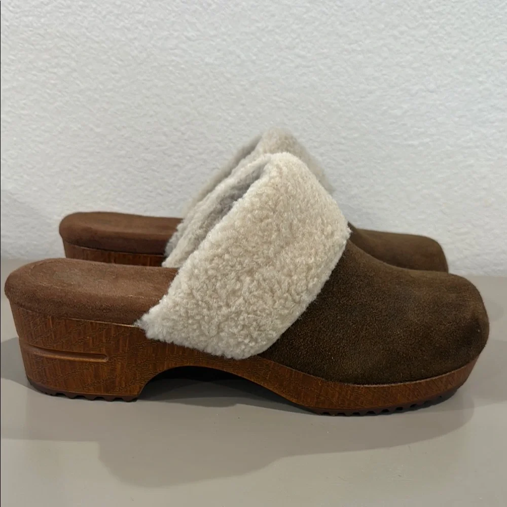 White Mountain Brown Suede Mules with Cream Shearling - Picture 3 of 12